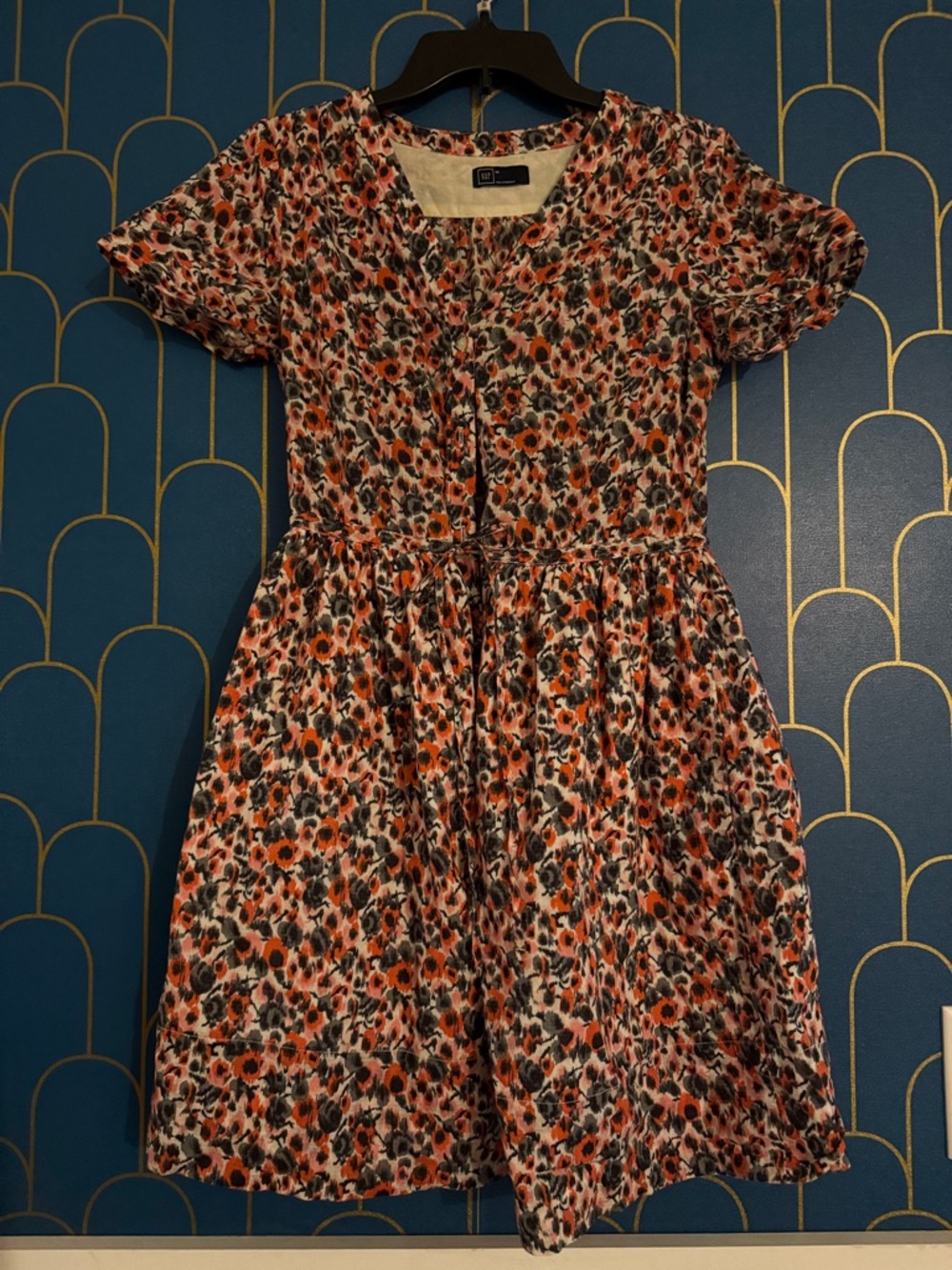 GAP 100% Cotton Floral Short Sleeve Dress in Orange, Black, White